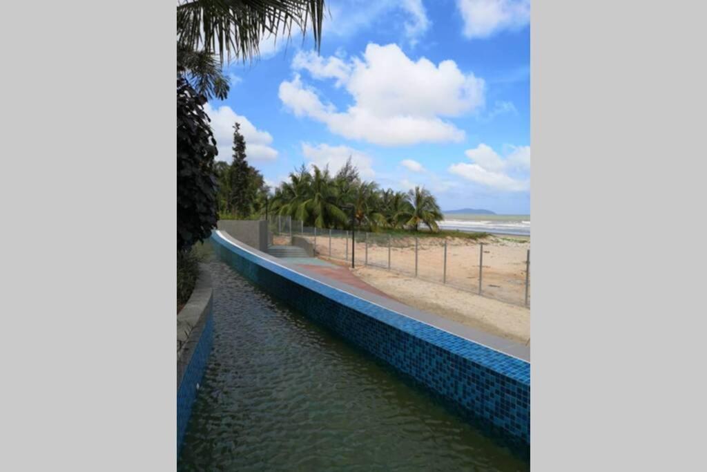Timurbay Studio Apartment Facing Beautiful Beach Kuantan Dış mekan fotoğraf