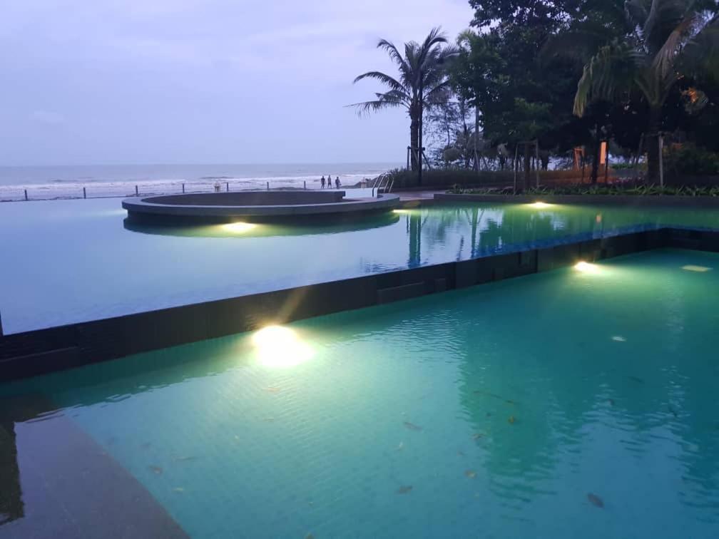 Timurbay Studio Apartment Facing Beautiful Beach Kuantan Dış mekan fotoğraf